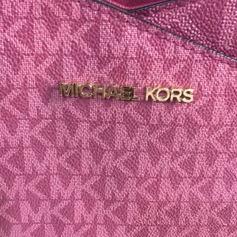 Michael Kors Jet Set Travel Large Chain Berry Color Shoulder Tote